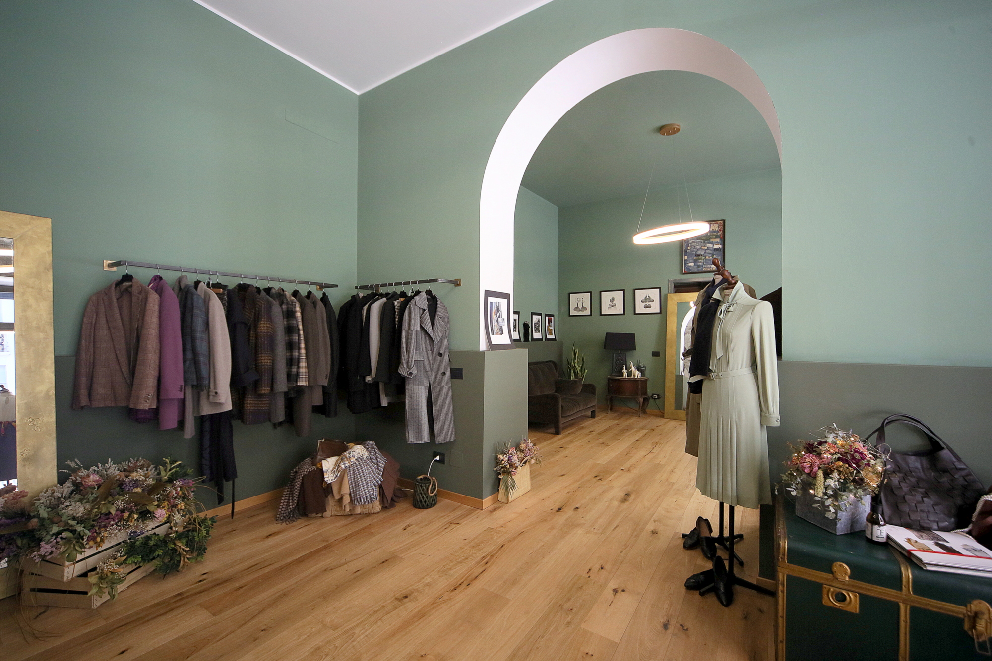 Designer di moda a Milano Atelier di abiti e accessori a Milano